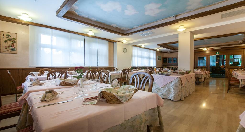 Albergo Sayonara Comano Terme Zewnętrze zdjęcie