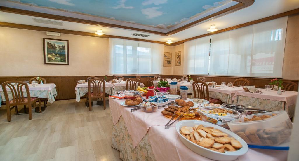 Albergo Sayonara Comano Terme Zewnętrze zdjęcie