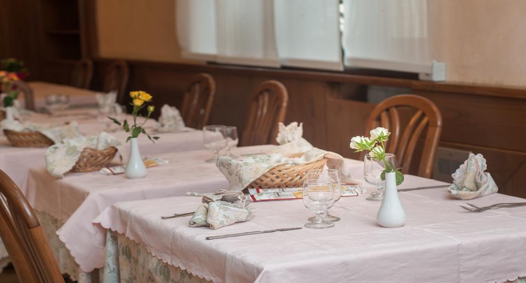 Albergo Sayonara Comano Terme Zewnętrze zdjęcie