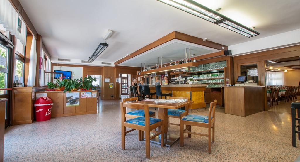 Albergo Sayonara Comano Terme Zewnętrze zdjęcie